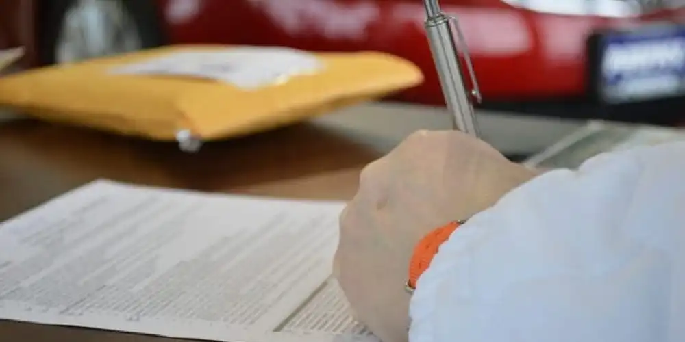 pemegang saham diwakilkan dalam RUPS